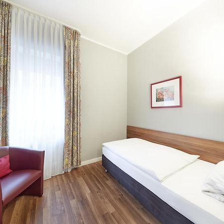 Hotel Bremer Tor Щур Екстериор снимка