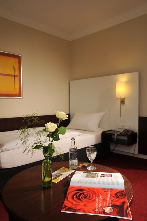 Hotel Bremer Tor Щур Екстериор снимка