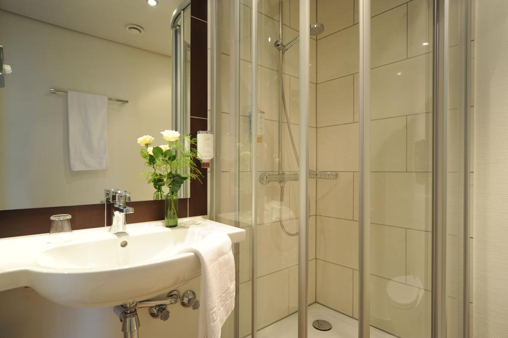 Hotel Bremer Tor Щур Екстериор снимка